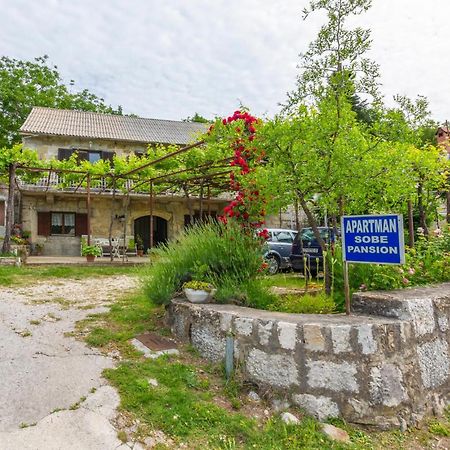 Awesome Apartment In Svinisce With Kitchenette Luaran gambar